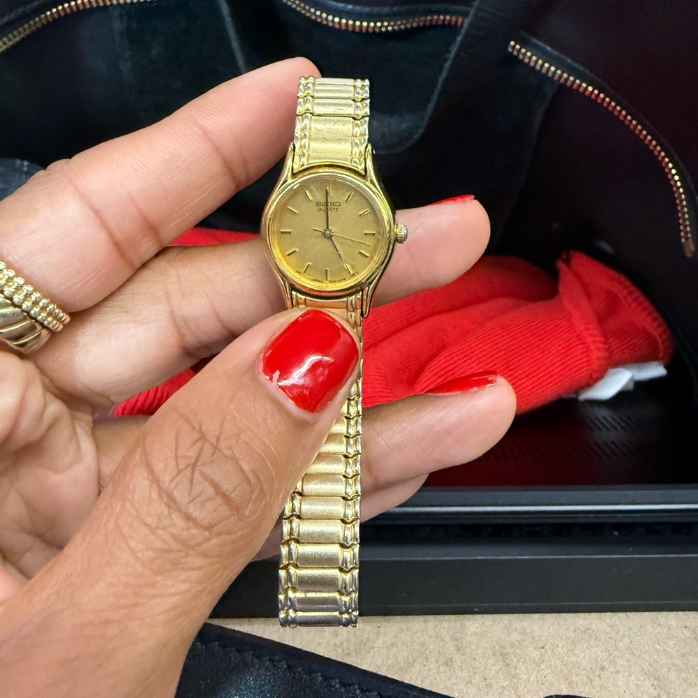 Need battery changed! Gold Women's Watch!